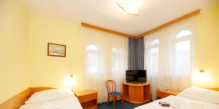 Polpenzia, masáž, perličkový kúpeľ aj parafínový zábal v samotnom srdci Karlových Varov