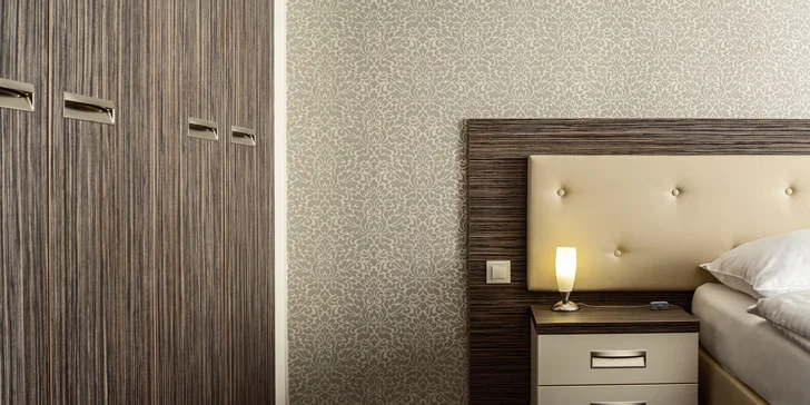 Pobyt v centre Karlových Varov: polpenzia aj zábal, perličkový kúpeľ a masáž