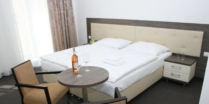 Pobyt v centre Karlových Varov: polpenzia aj zábal, perličkový kúpeľ a masáž