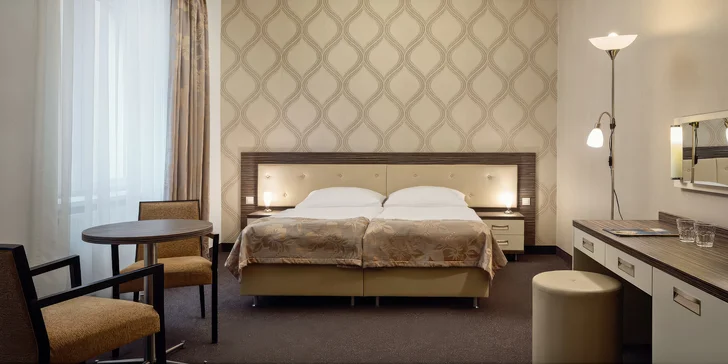 Pobyt v centre Karlových Varov: polpenzia aj zábal, perličkový kúpeľ a masáž