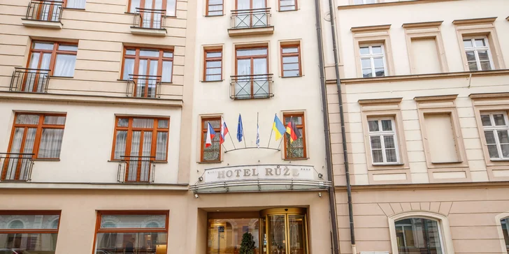 Pobyt v centre Karlových Varov: polpenzia aj zábal, perličkový kúpeľ a masáž