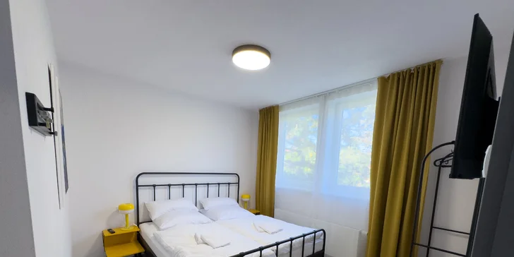 Pobyt v Klatovách v ikonickej budove telekomunikácií: možnosť VIP prehliadky, blízko centra