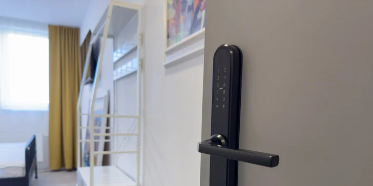 Pobyt v Klatovách v ikonickej budove telekomunikácií: možnosť VIP prehliadky, blízko centra