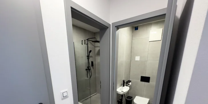 Pobyt v Klatovách v ikonickej budove telekomunikácií: možnosť VIP prehliadky, blízko centra