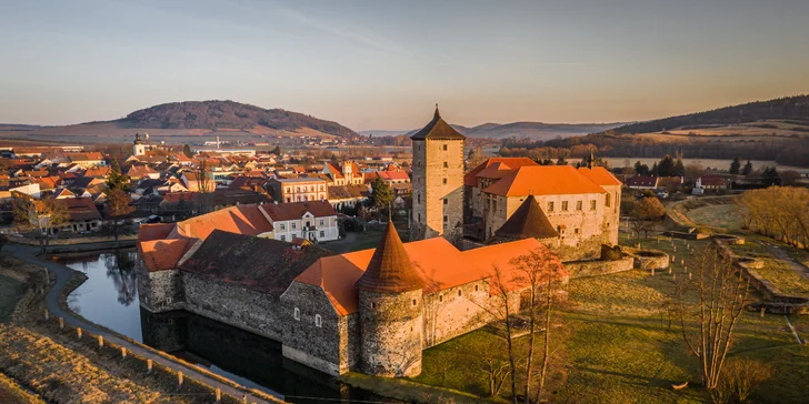Pobyt v Klatovách v ikonickej budove telekomunikácií: možnosť VIP prehliadky, blízko centra