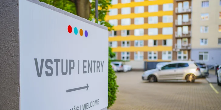 4* pobyt v modernej pražskej štvrti: hotel s raňajkami, wellness aj fitness, karta výhod