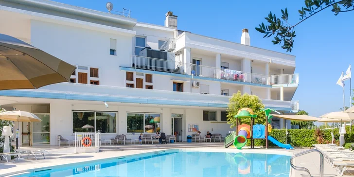 K moru do Talianska: rodinný hotel pri pláži, bazén, animačný program a plná penzia alebo polpenzia