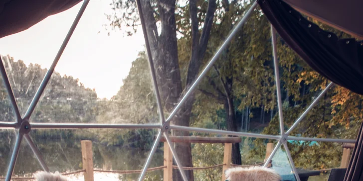 Glamping: vymakané iglu pri Prachovských skalách, relax vo wellness s možnosťou raňajkového koša