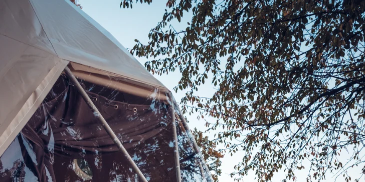 Glamping: vymakané iglu pri Prachovských skalách, relax vo wellness s možnosťou raňajkového koša