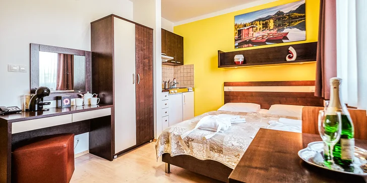 Pobyt v apartmánovom štúdiu v areáli Vodného parku Bešeňová so zľavou na vstupy