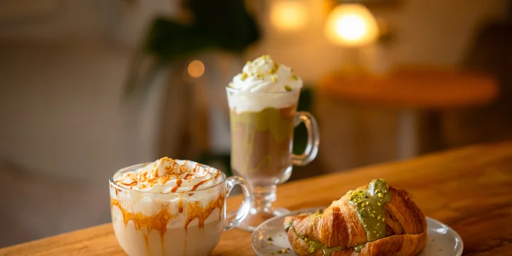 Horúca čokoláda, Matcha pumpkin spice či Tekvicové Latte s croissantom