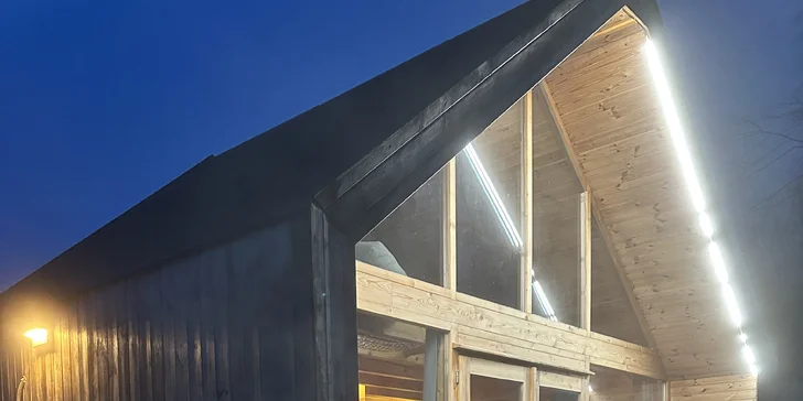 Kúzelný Lakehouse Amálka s neobmedzenou saunou, vírivkou a raňajkovým košom