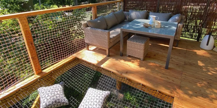 Netradičná dovolenka v Českém raji: treehouse pre pár aj rodinu s požičaním loďky aj možnosťou raňajkového koša