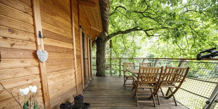 Netradičný relax v Českém raji: domček na strome až pre 4 osoby a zapožičanie loďky aj možnosť raňajkového koša