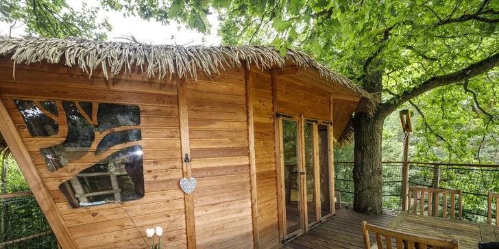 Netradičný relax v Českém raji: domček na strome až pre 4 osoby a zapožičanie loďky aj možnosť raňajkového koša