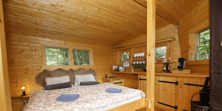 Netradičný relax v Českém raji: domček na strome až pre 4 osoby a zapožičanie loďky aj možnosť raňajkového koša