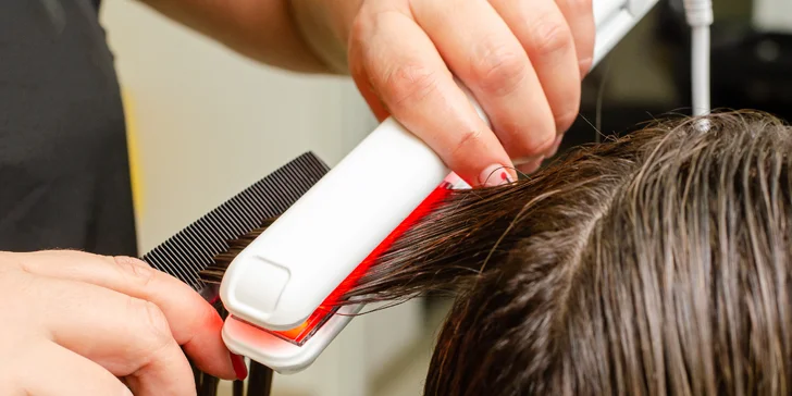 Strih, balayage alebo regenerácia vlasov ultrazvukovou žehličkou