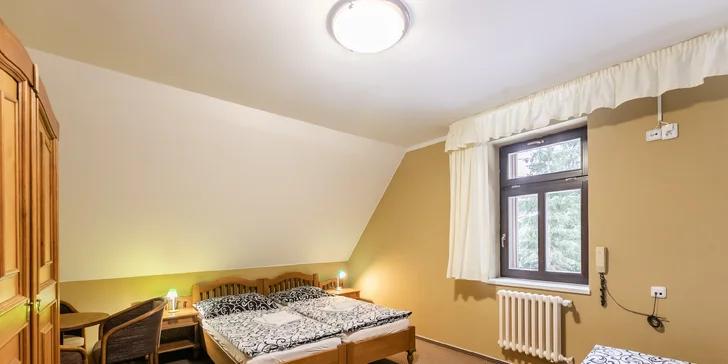 Pobyt v penzióne uprostred Jizeriek: raňajky alebo polpenzia a wellness