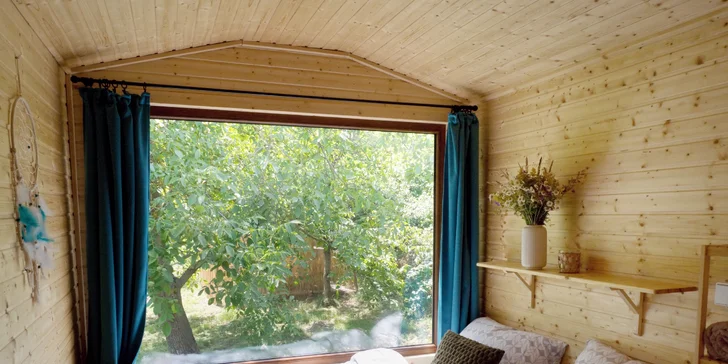 Relax na Vysočine: maringotka s raňajkami a neobmedzeným privátnym wellness