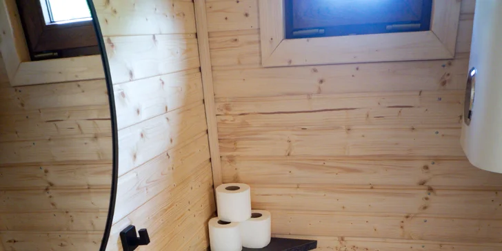 Relax na Vysočine: maringotka s raňajkami a neobmedzeným privátnym wellness