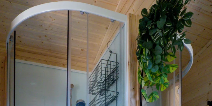 Relax na Vysočine: maringotka s raňajkami a neobmedzeným privátnym wellness