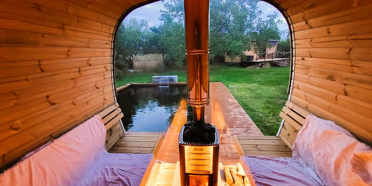 Relax na Vysočine: maringotka s raňajkami a neobmedzeným privátnym wellness