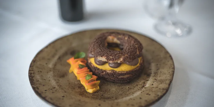 Vstup do wellness, 4-chodová večera alebo romantický večer pre 2 osoby vo Ville Nečas