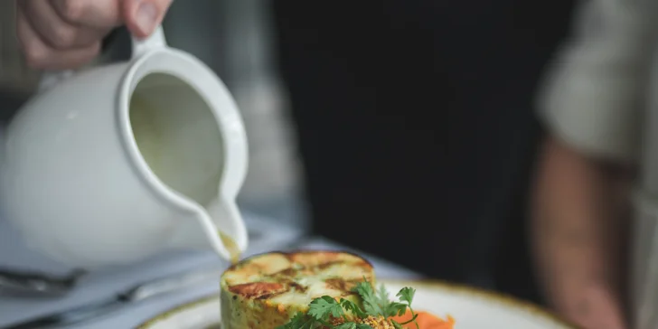 Vstup do wellness, 4-chodová večera alebo romantický večer pre 2 osoby vo Ville Nečas