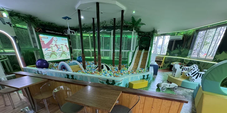 Útulné chatky pri rybníku na úpätí Orlických hôr pre pár aj rodinu: jedlo, sauny a biotop