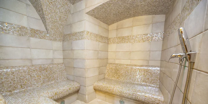 Zámok Hrubá Skála: polpenzia, vstup do wellness aj na vyhliadku, v cene aj procedúry