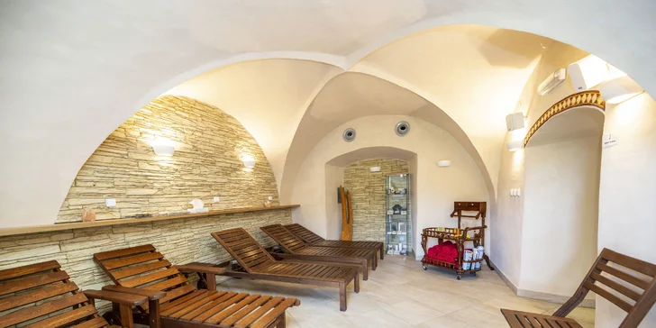 Zámok Hrubá Skála: polpenzia, vstup do wellness aj na vyhliadku, v cene aj procedúry