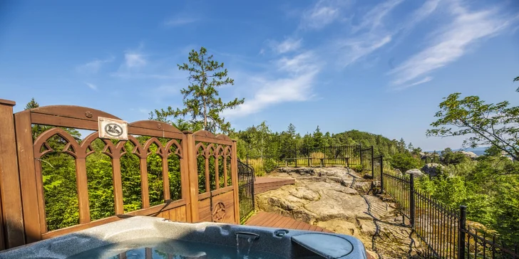 Zámok Hrubá Skála: polpenzia, vstup do wellness aj na vyhliadku, v cene aj procedúry