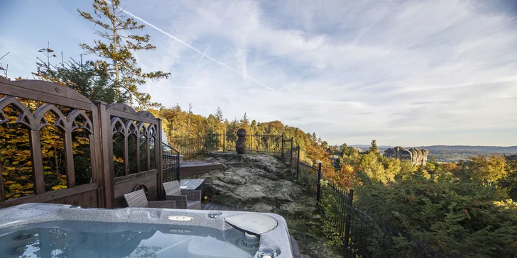 Zámok Hrubá Skála: polpenzia, vstup do wellness aj na vyhliadku, v cene aj procedúry