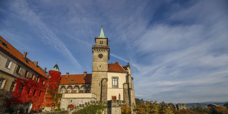 Zámok Hrubá Skála: polpenzia, vstup do wellness aj na vyhliadku, v cene aj procedúry