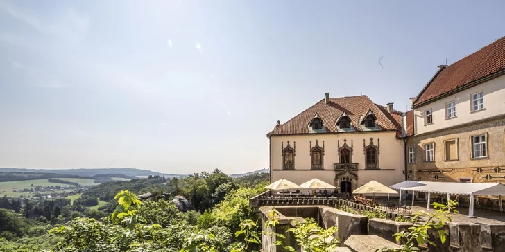 Zámok Hrubá Skála: polpenzia, vstup do wellness aj na vyhliadku, v cene aj procedúry