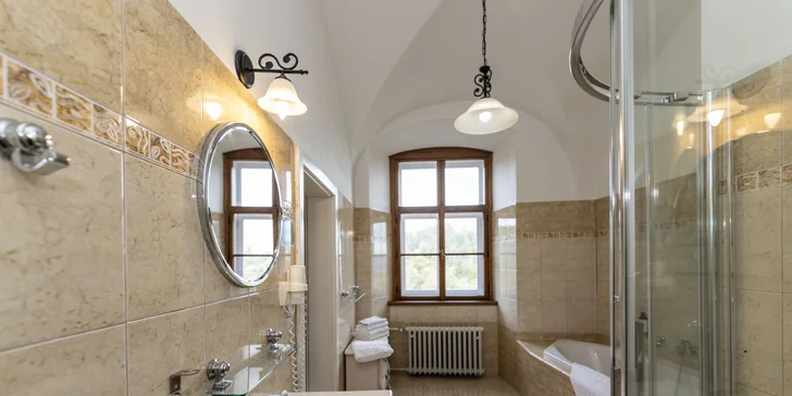 Zámok Hrubá Skála: polpenzia, vstup do wellness aj na vyhliadku, v cene aj procedúry