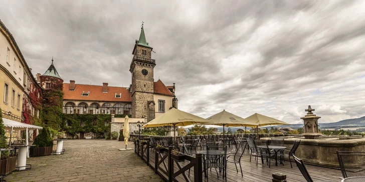 Zámok Hrubá Skála: polpenzia, vstup do wellness aj na vyhliadku, v cene aj procedúry