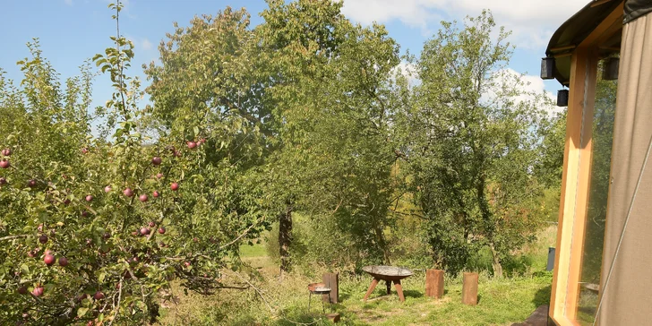 Jurta v Toulavě: areál statku uprostred prírody a vyžitie pre deti