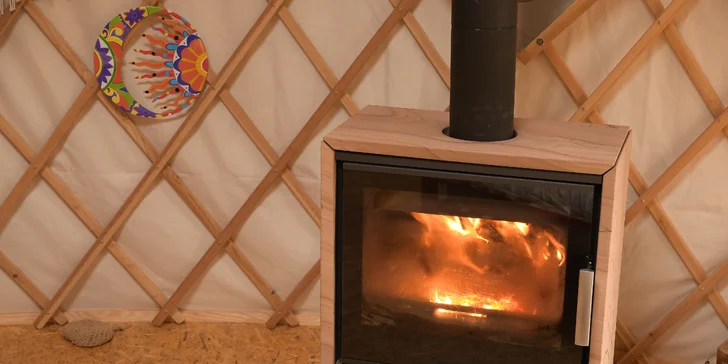 Jurta v Toulavě: areál statku uprostred prírody a vyžitie pre deti
