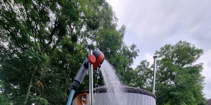 Jurta v Toulavě: areál statku uprostred prírody a vyžitie pre deti