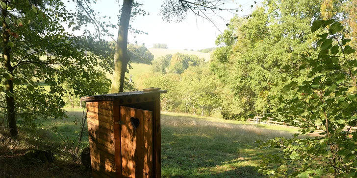 Jurta v Toulavě: areál statku uprostred prírody a vyžitie pre deti