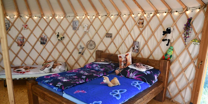 Jurta v Toulavě: areál statku uprostred prírody a vyžitie pre deti
