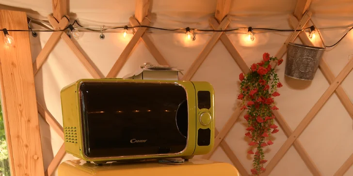 Jurta v Toulavě: areál statku uprostred prírody a vyžitie pre deti