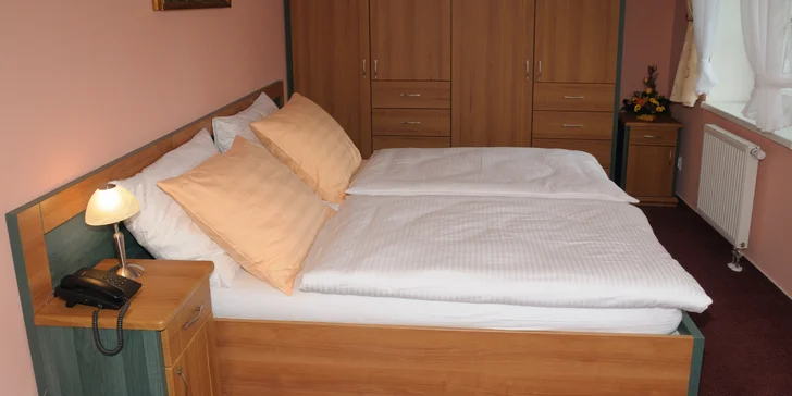 Kúpeľný pobyt v Klášterci nad Ohří: raňajky alebo polpenzia, vstup do bazéna s vírivkou a soľnej jaskyne