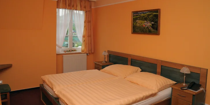 Kúpeľný pobyt v Klášterci nad Ohří: raňajky alebo polpenzia, vstup do bazéna s vírivkou a soľnej jaskyne