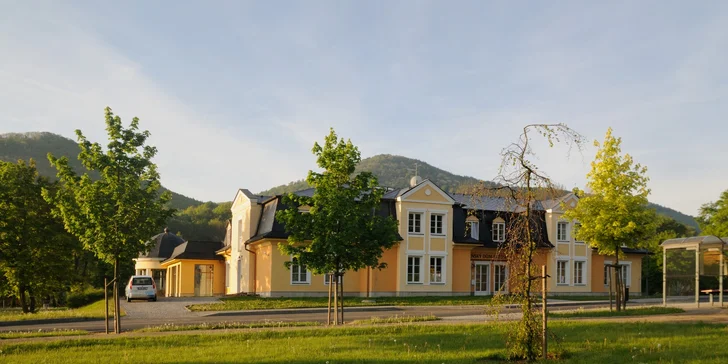 Kúpeľný pobyt v Klášterci nad Ohří: raňajky alebo polpenzia, vstup do bazéna s vírivkou a soľnej jaskyne