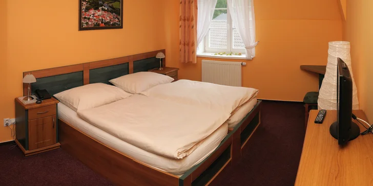 Kúpeľný pobyt v Klášterci nad Ohří: raňajky alebo polpenzia, vstup do bazéna s vírivkou a soľnej jaskyne