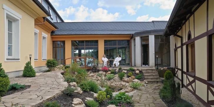 Kúpeľný pobyt v Klášterci nad Ohří: raňajky alebo polpenzia, vstup do bazéna s vírivkou a soľnej jaskyne