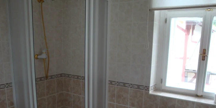 Kúpeľný pobyt v Klášterci nad Ohří: raňajky alebo polpenzia, vstup do bazéna s vírivkou a soľnej jaskyne