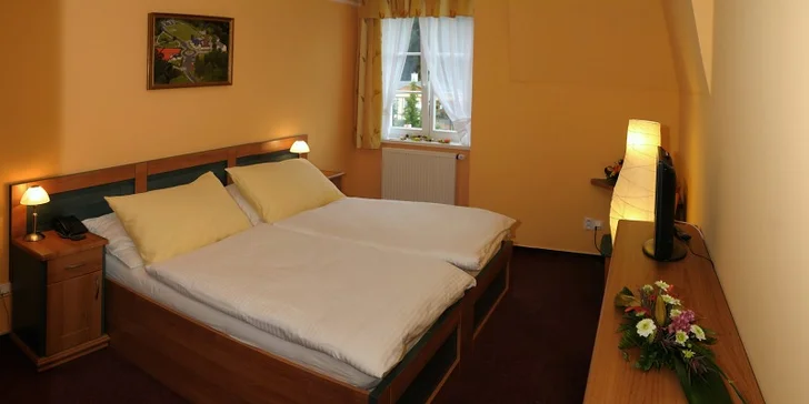 Kúpeľný pobyt v Klášterci nad Ohří: raňajky alebo polpenzia, vstup do bazéna s vírivkou a soľnej jaskyne